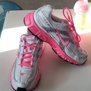 Today Only Sale!Excellent Cond. Women's Nike Shoes